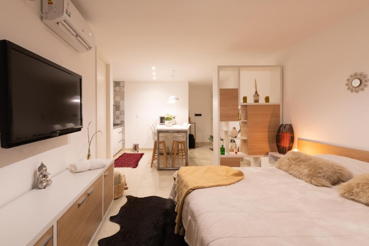 Cbmona Suites Villa Mercedes Bagian luar foto
