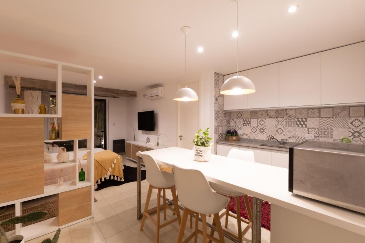 Cbmona Suites Villa Mercedes Bagian luar foto